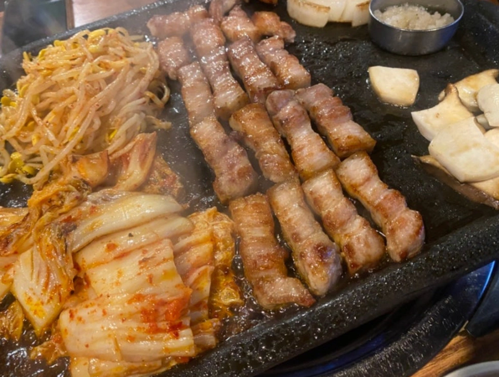 음식점 금토일 알바 모셔요