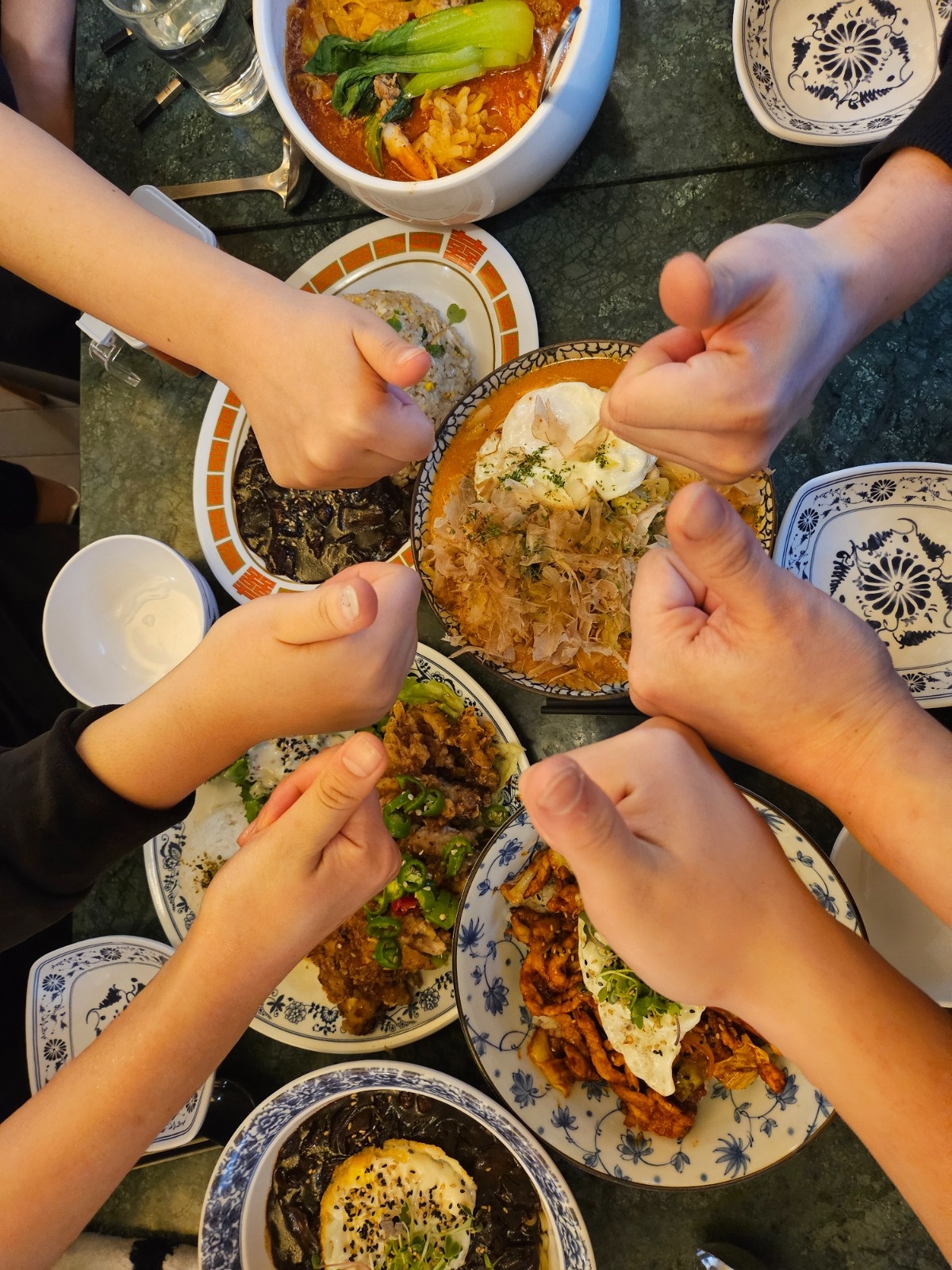 평일 오전 홀서빙 구합니다. 공고 썸네일