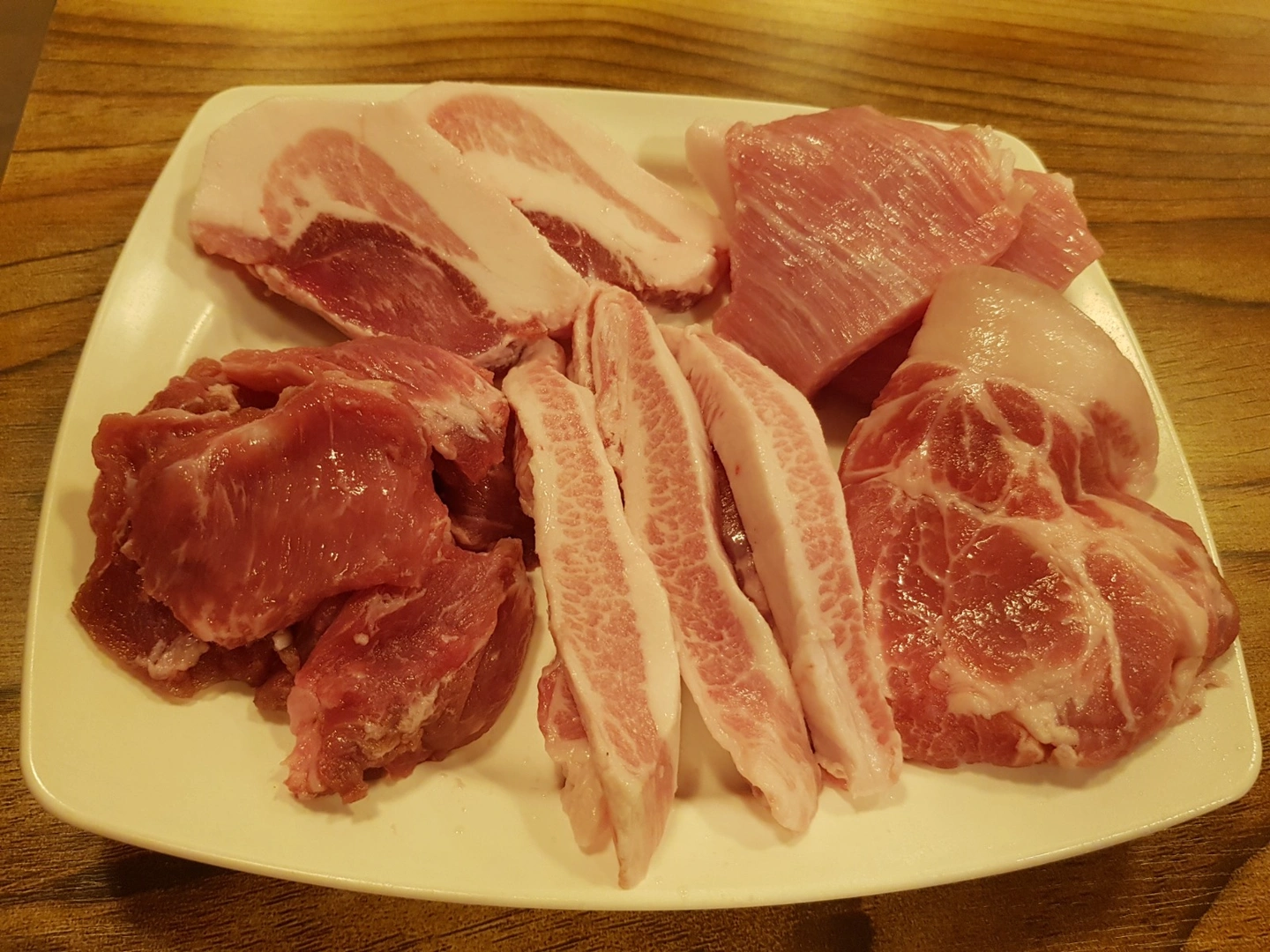 서빙 알바 구합니다.