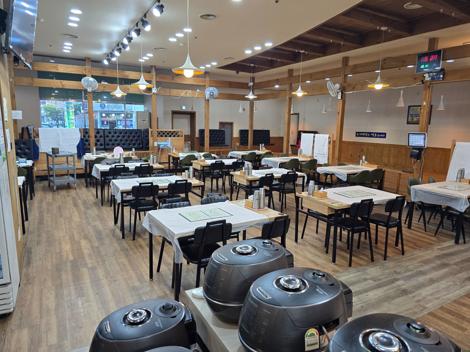 주방 홀서빙 구합니다 외국인가능 공고 썸네일