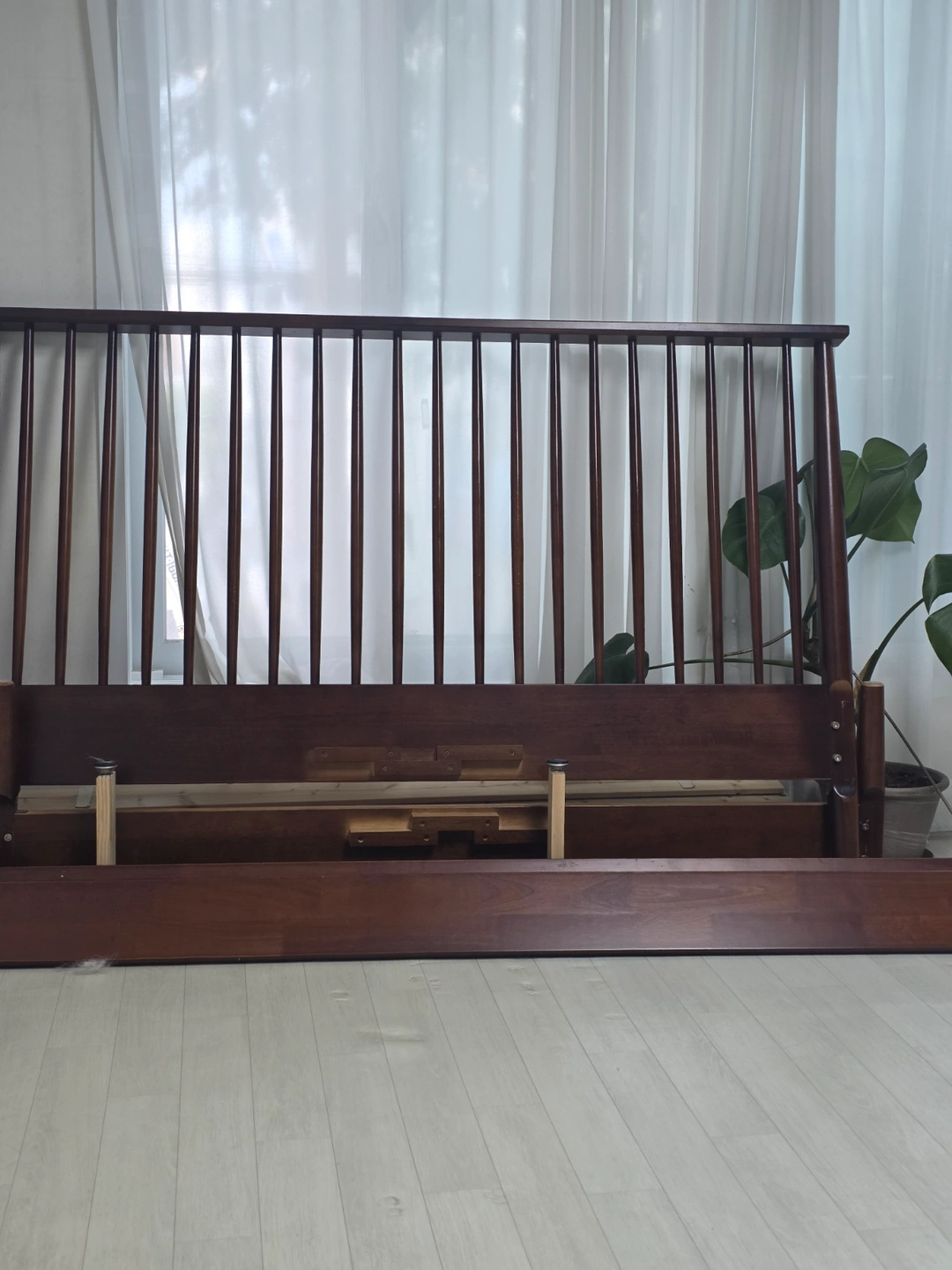 바로 침대프레임이랑 소짐 몇개만 옮겨주실분 (차필요)
