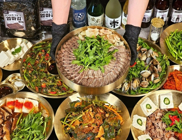 홀서빙 목금토 오전 구인