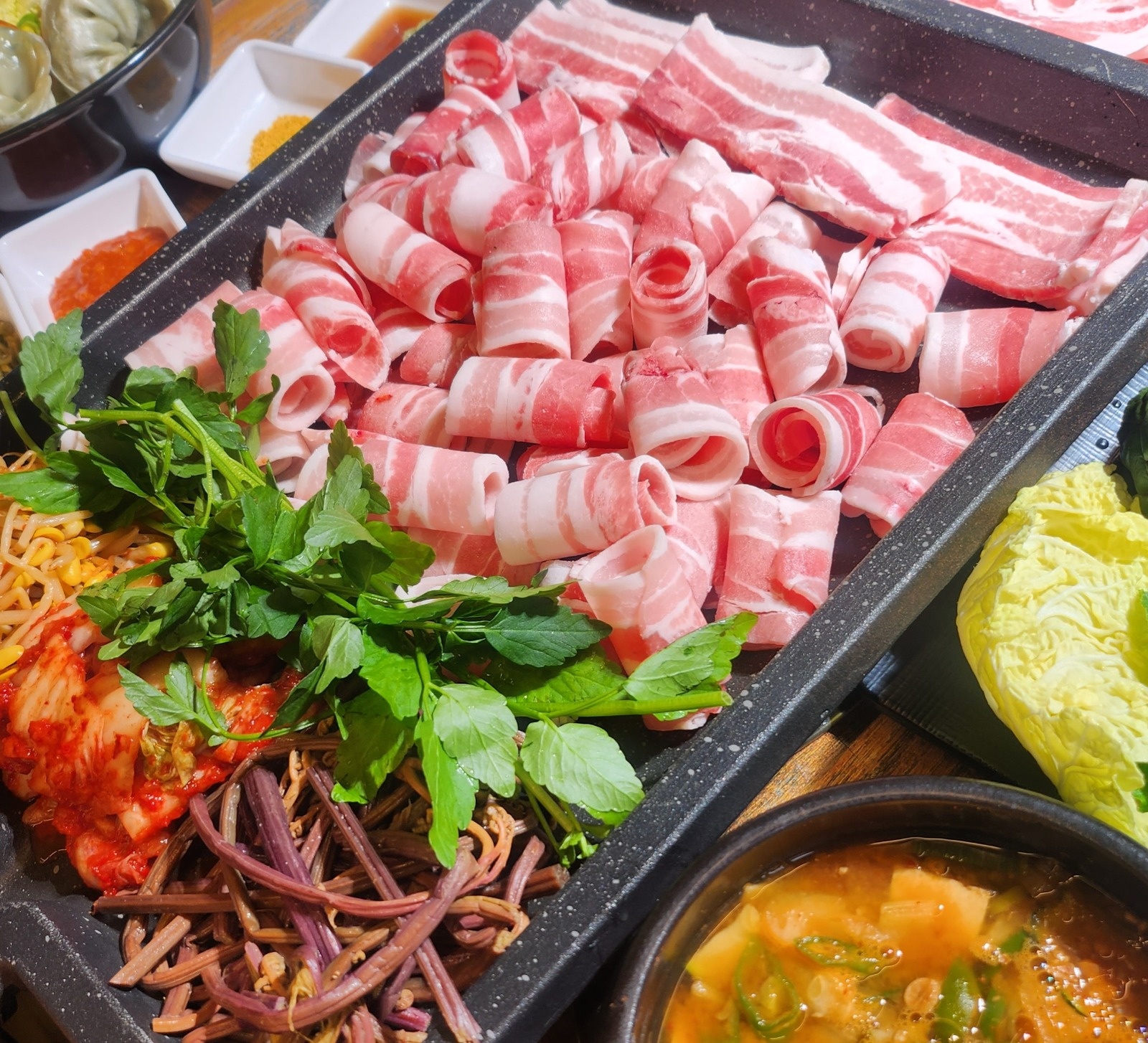 월급300만원  야간 주방직원  모집합니다 공고 썸네일