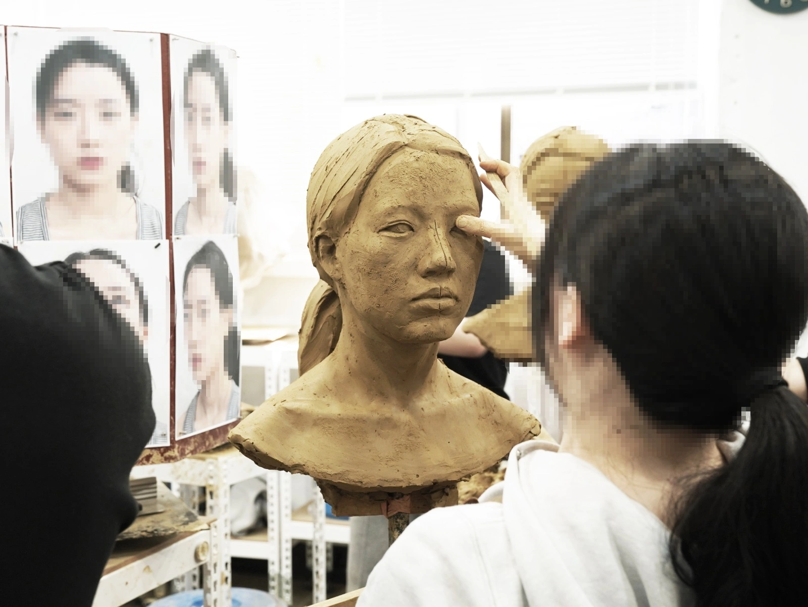 조각실입니다. 두상(얼굴)모델 섭외합니다.