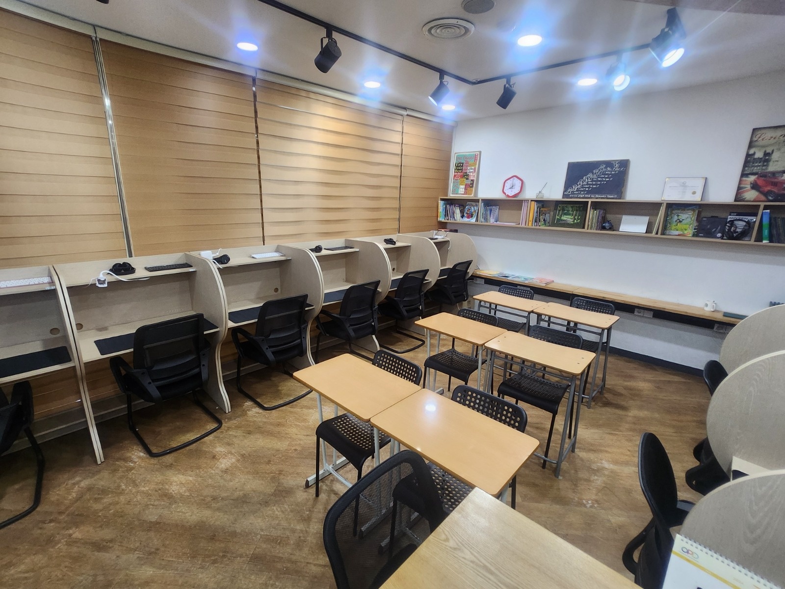 중등 영어강사 월수금 파트 구인합니다 공고 썸네일