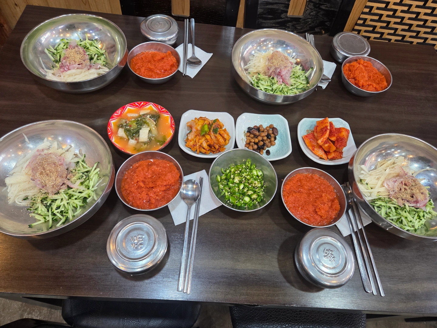 홀써빙및 손님응대