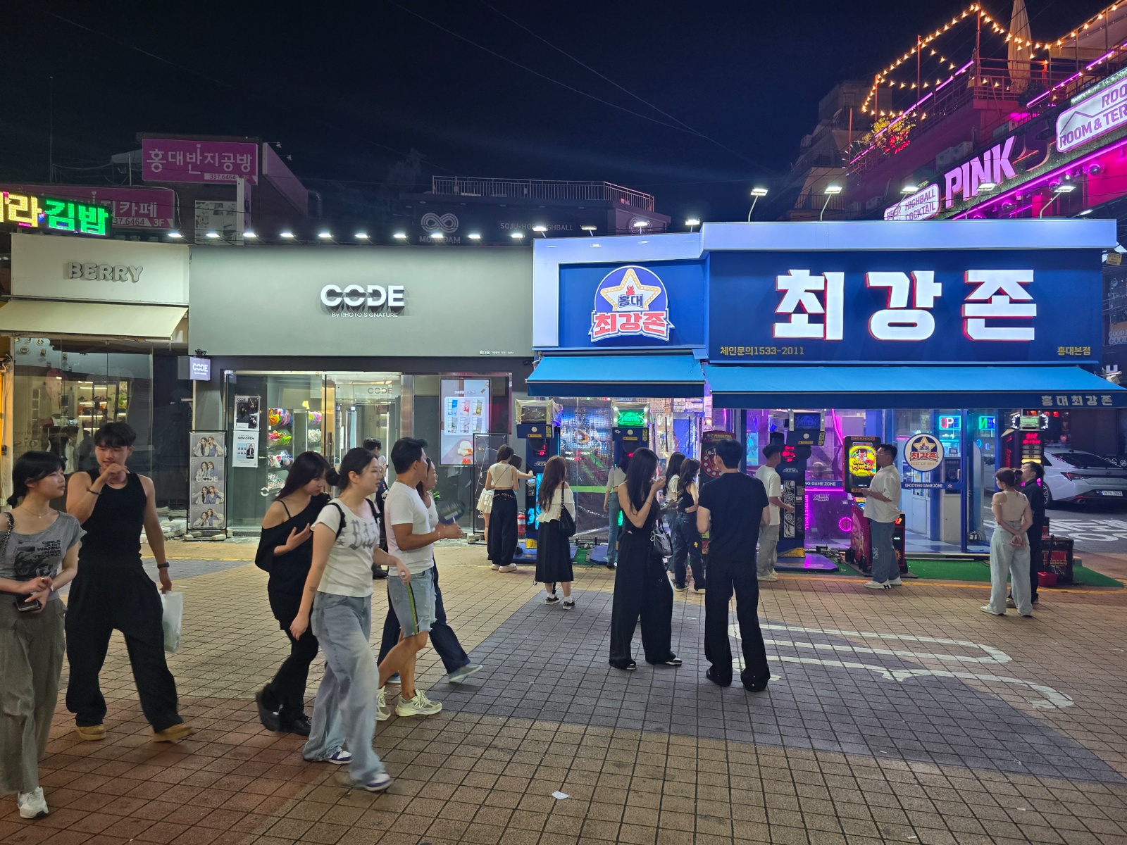 코드사진관, 홍대최강존 매장 관리, 청소, 물건정리 공고 썸네일