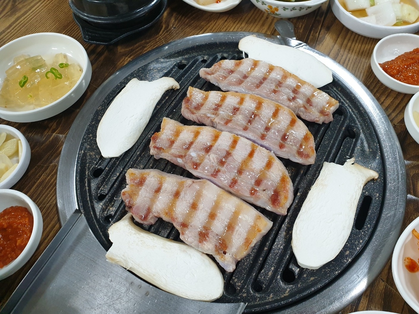 참존고기 목,금,토 홀서빙 구해요 공고 썸네일