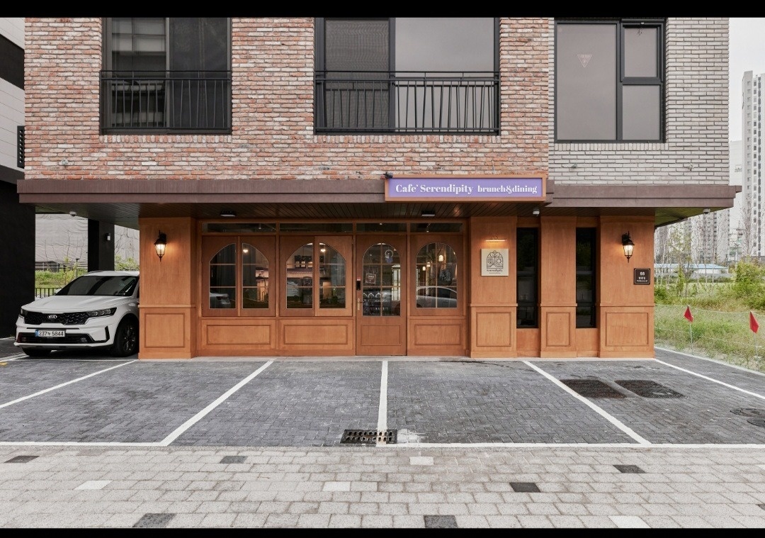 카페세렌디피티에서 함께 일할 알바 모집합니다 공고 썸네일