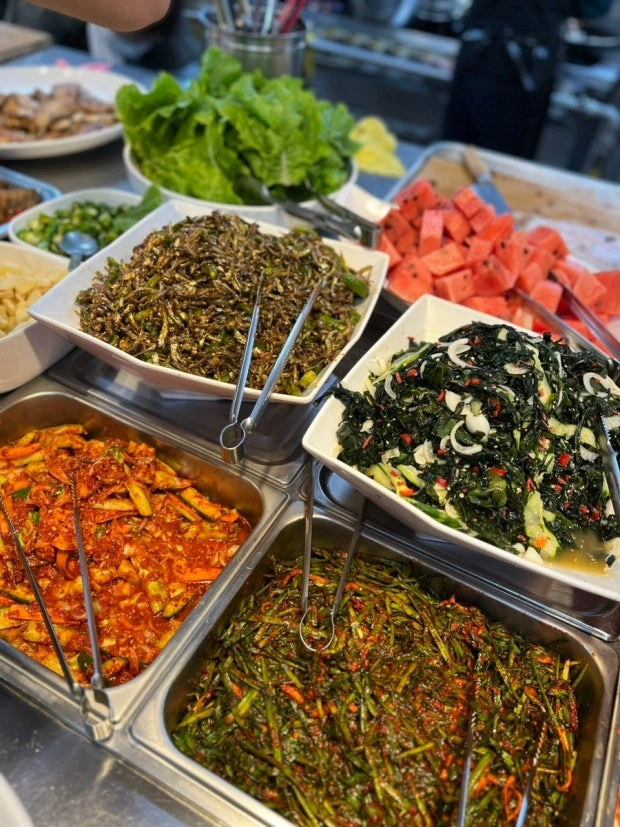 한식뷔페 주방장, 주방보조구함 (숙식가능)