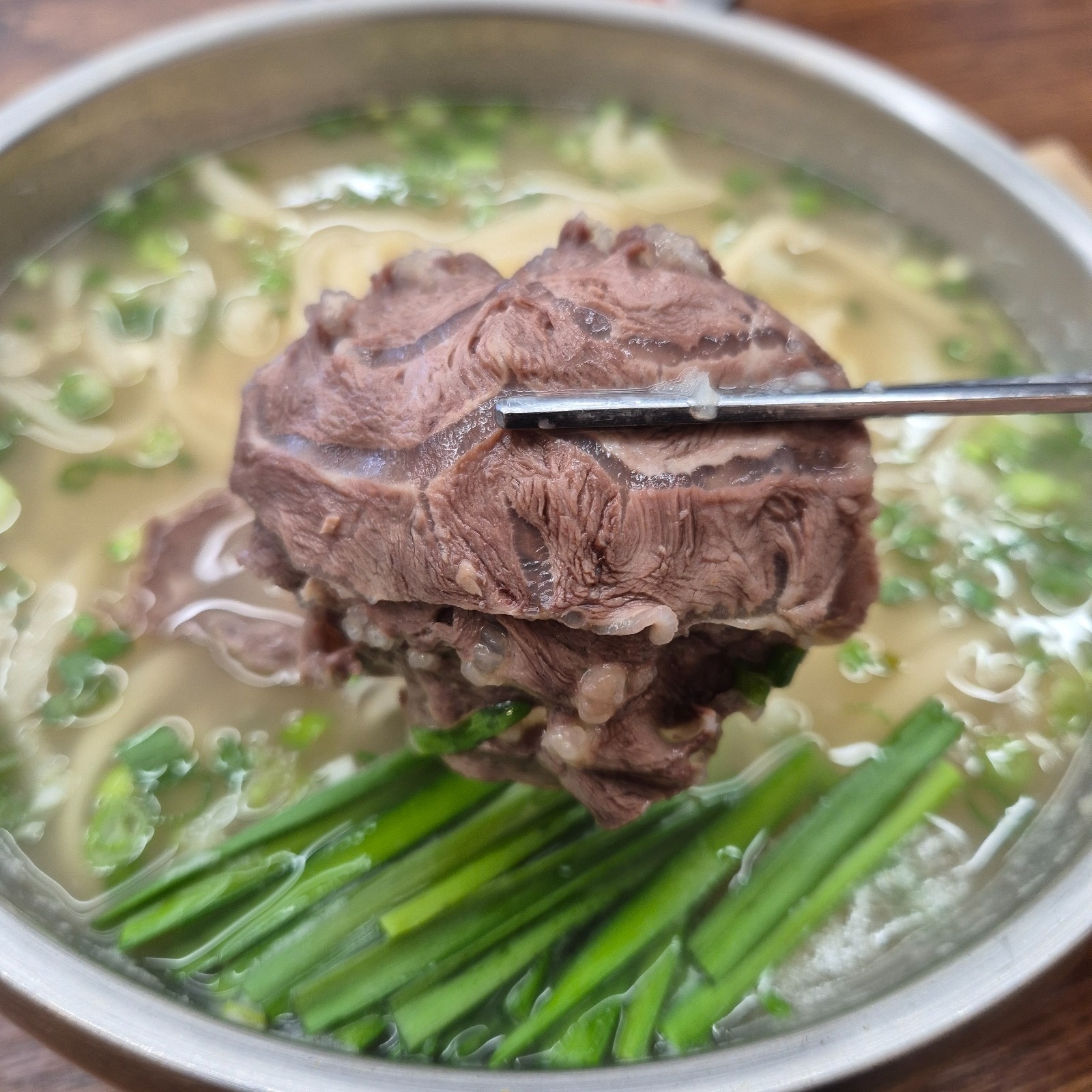 정자동분당칼국수에서 월요일부터 금요일서빙알바를구합니다 공고 썸네일
