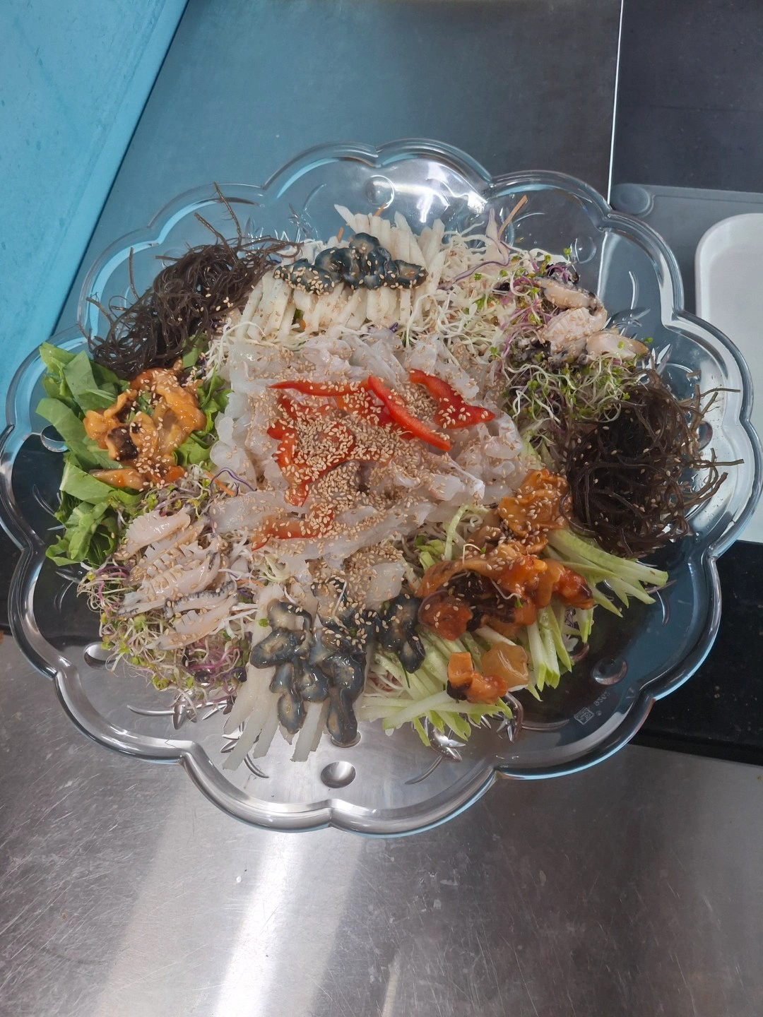 약간에 홀청소. 손님응대. 계산