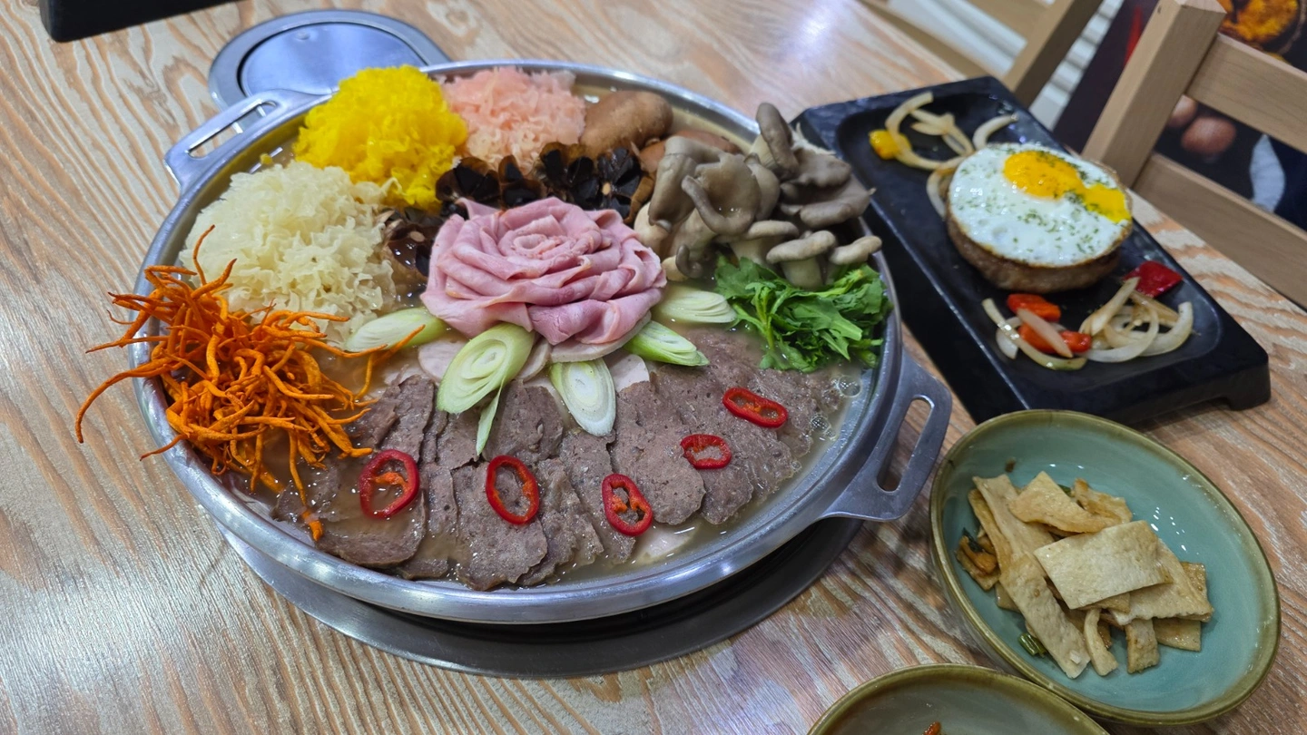 내일 하루 6월 28일 홀 구합니다