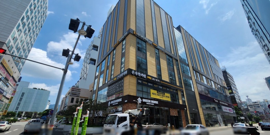 (주말알바) 주차수신호 창원엠포리움 공고 썸네일