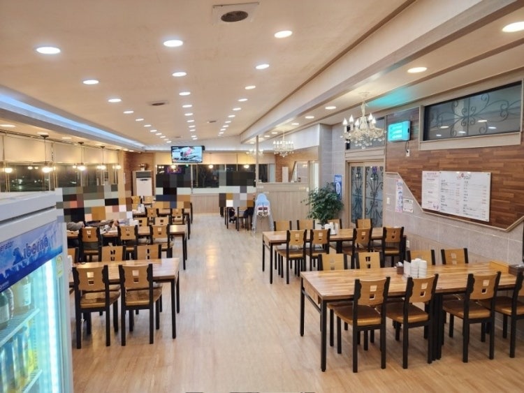 홀서빙 알바 구해요~^^ 공고 썸네일