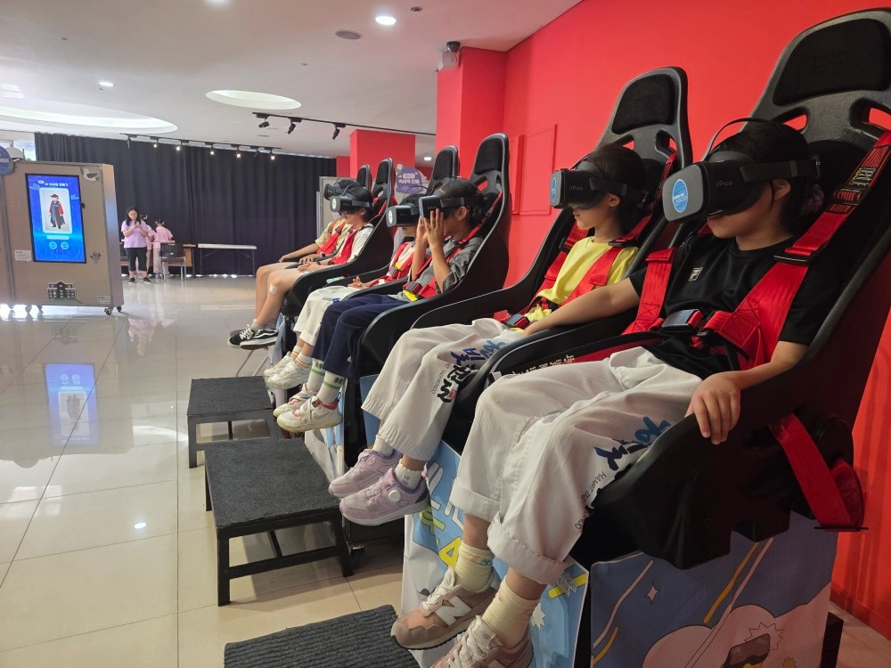 전시 안내 및 전시 지원업무