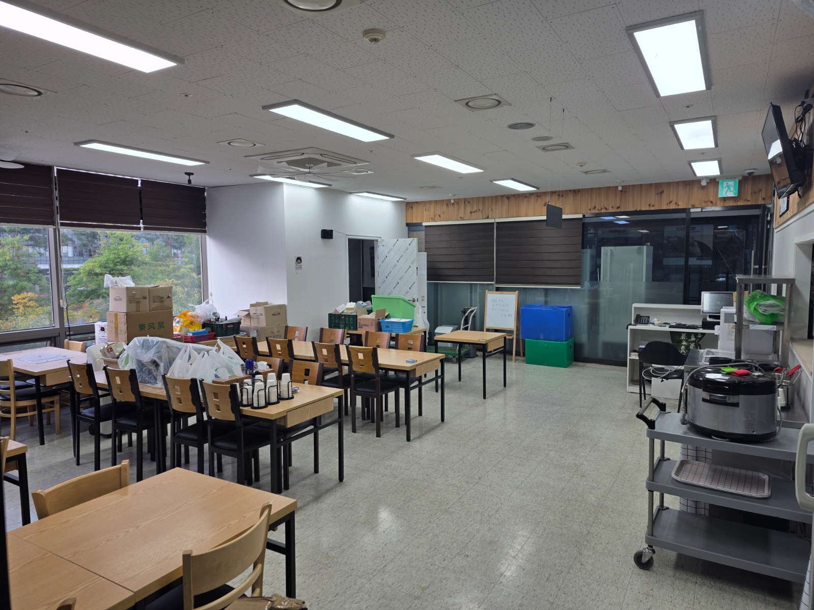 순대국밥 식당에서 / 평일 홀서빙 모십니다~ 공고 썸네일