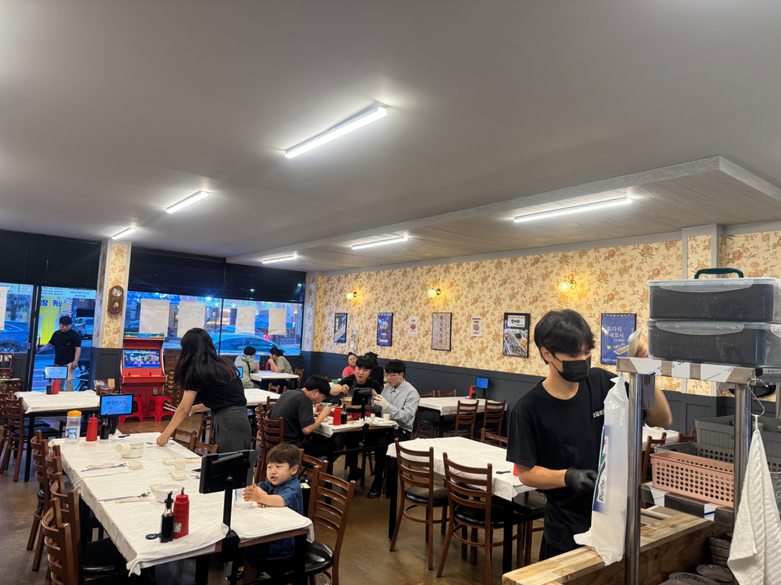 황금회포차 광주양산점 홀서빙,설거지구합니다. 공고 썸네일