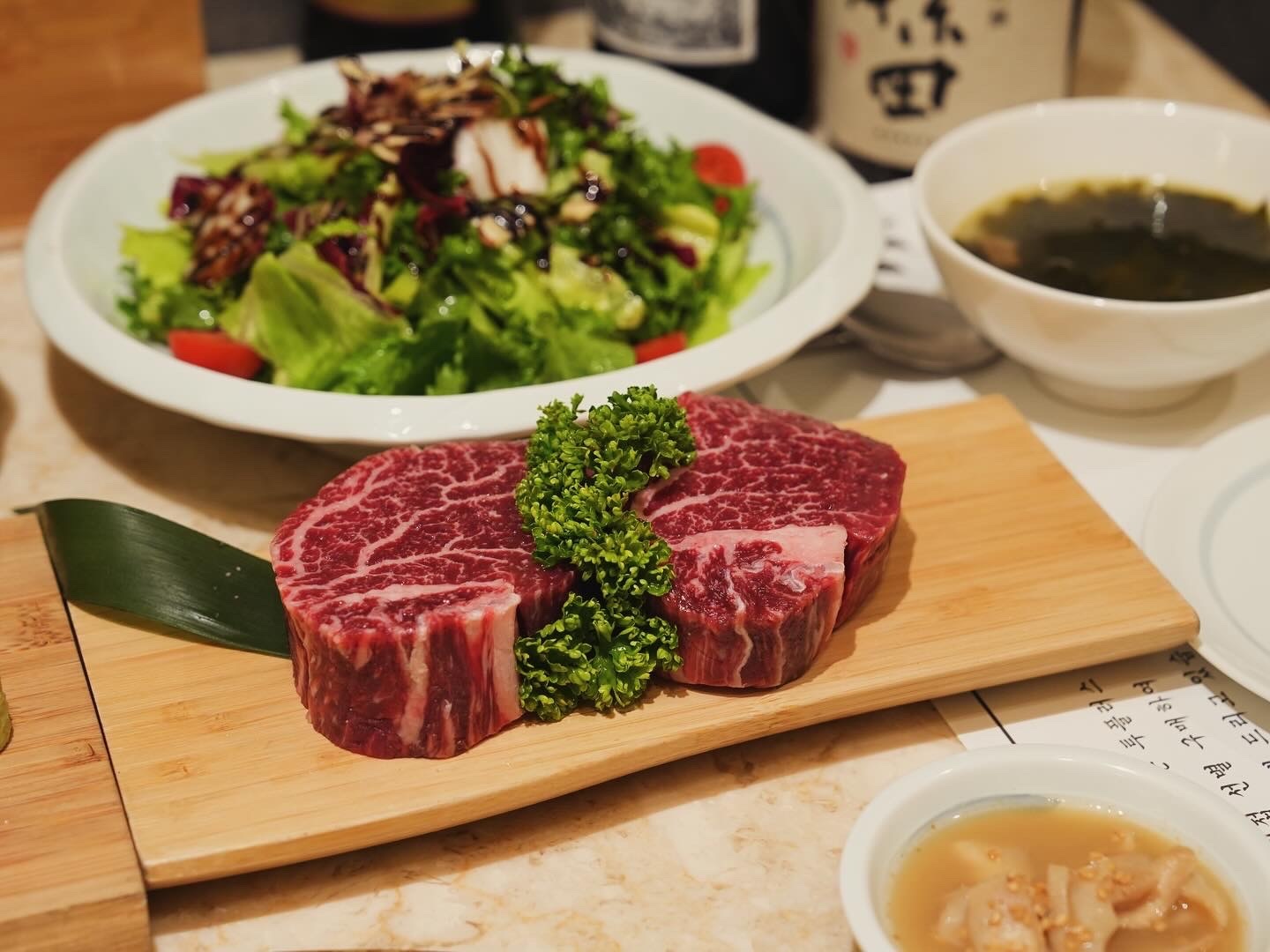 홀 서빙 정직원 구합니다 공고 썸네일
