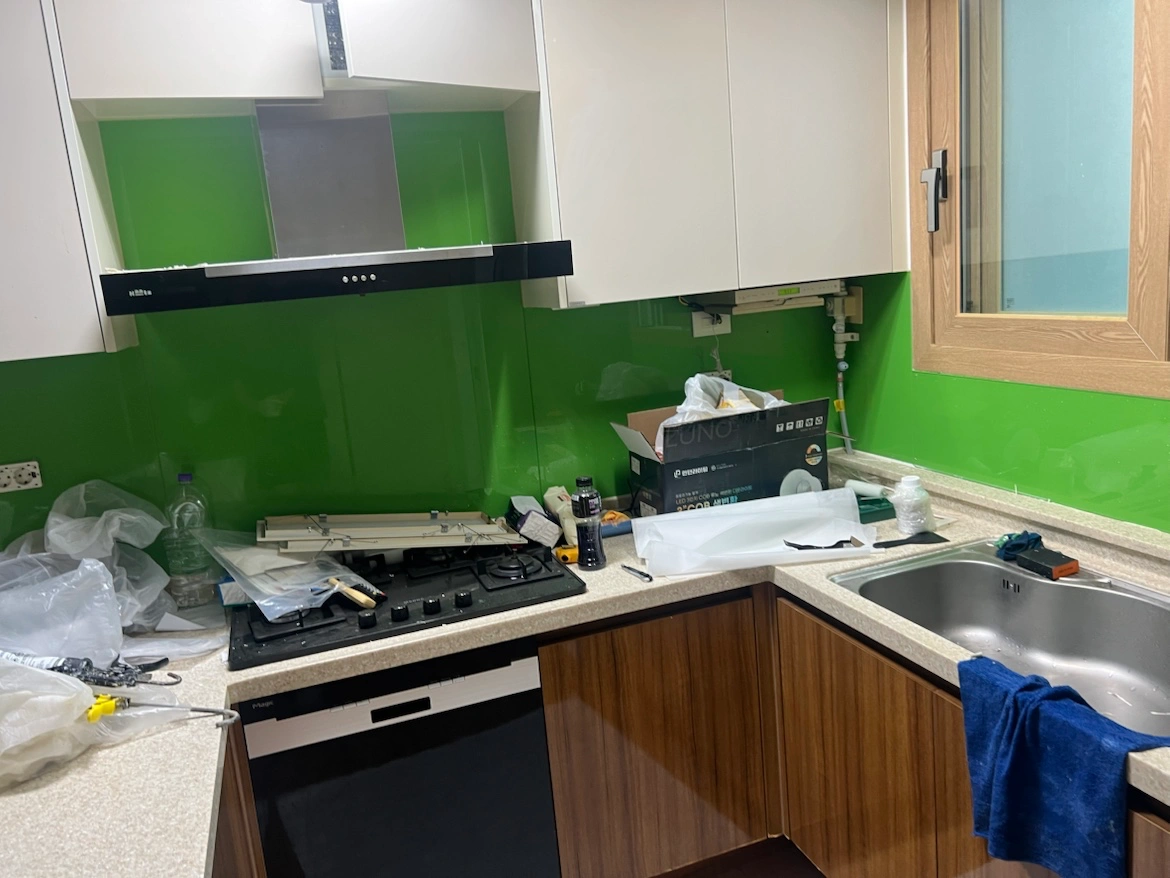인태리어 초록색 제거해주실분