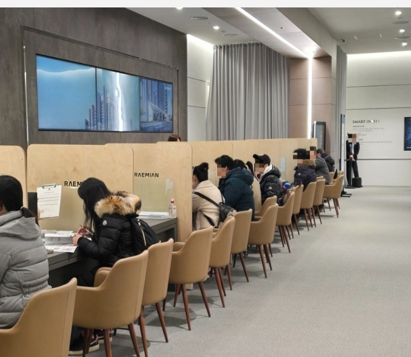 모델하우스에서 근무하실 분 모집 공고 썸네일