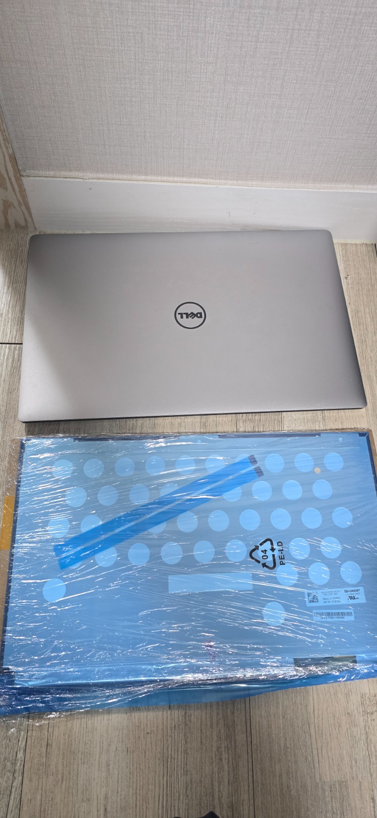 DELL XPS 15 9560 모니터 교체 가능하신 분 공고 썸네일
