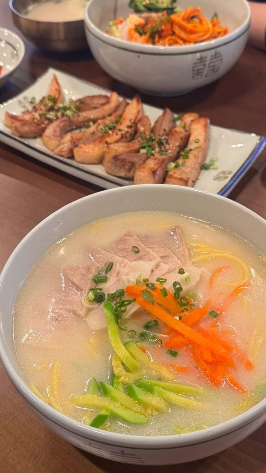 장수국수에서 홀 직원 구합니다 (1명)
