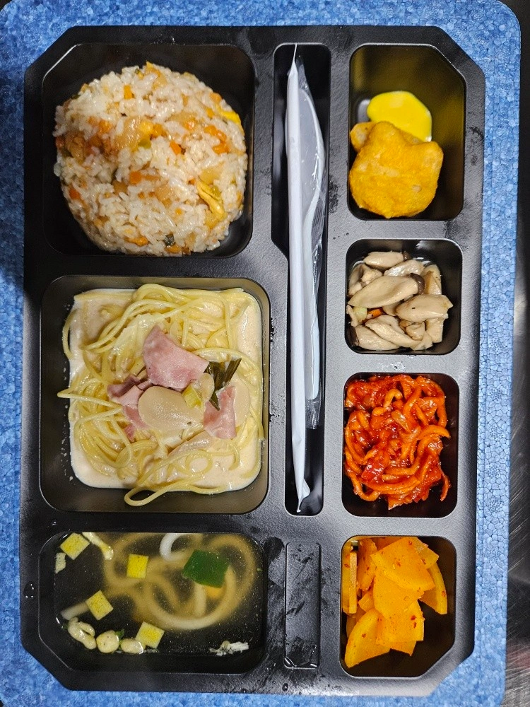 도시락 외피 설거지 및 청소