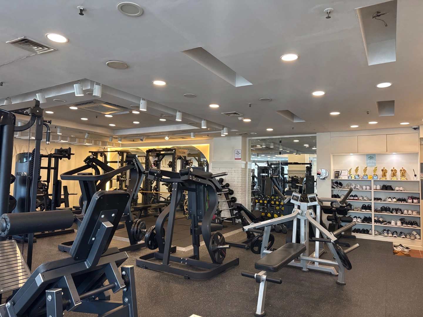 헬스장 주말 인포