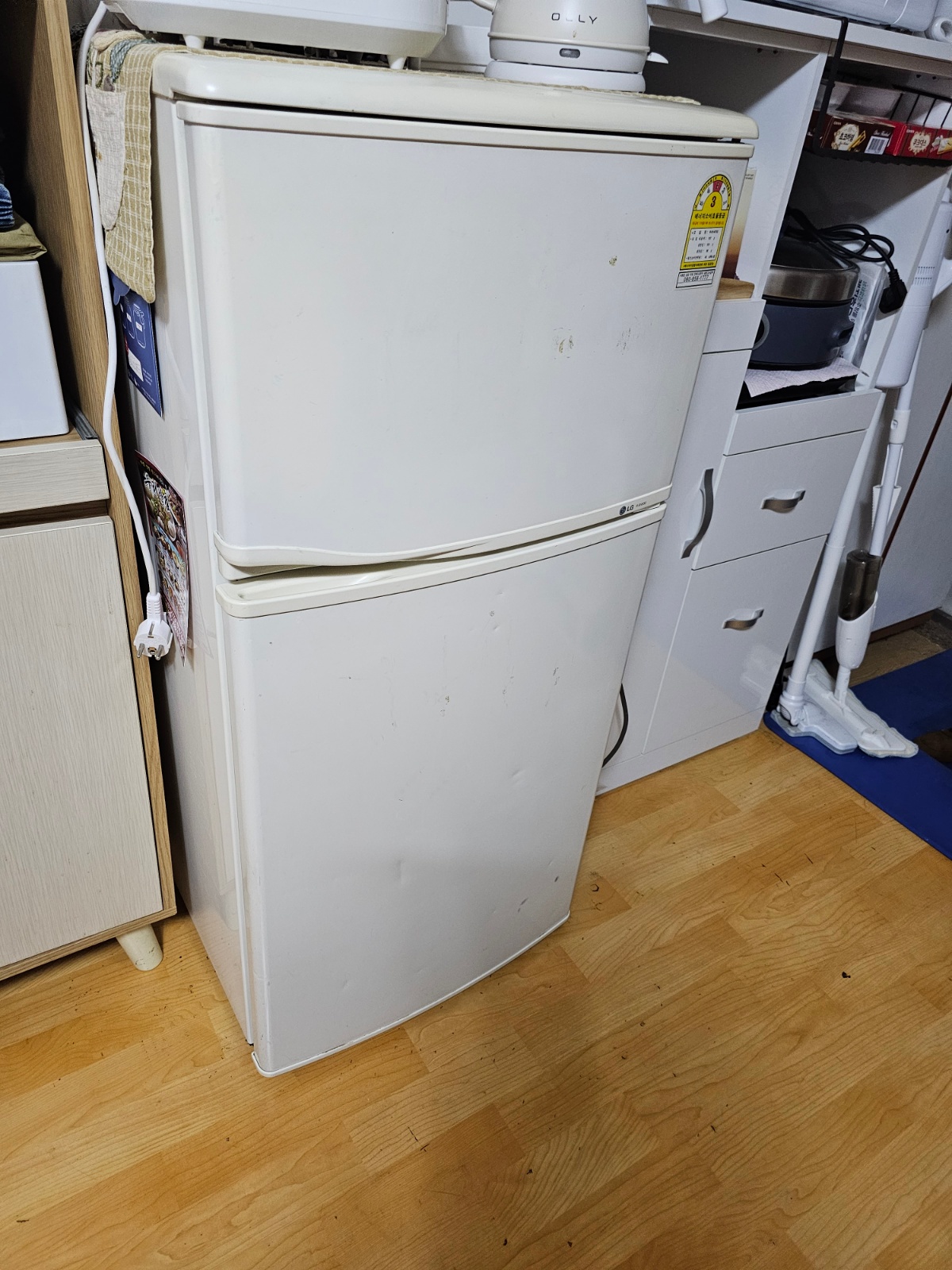 원룸냉장고 밖으로이동해주심되요 공고 썸네일
