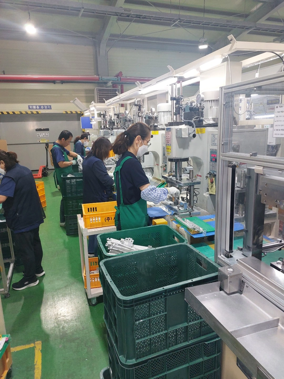 구문천리 전기자동차 부품 단순조립검사및 지계차