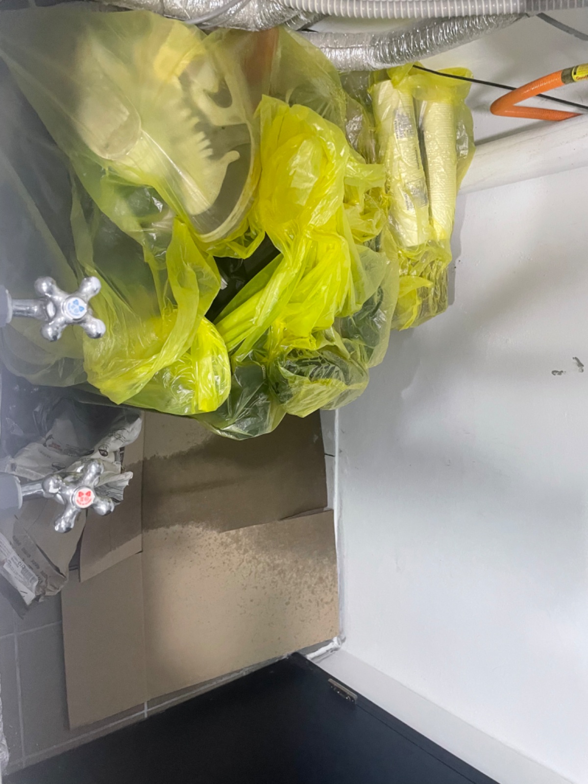 0.5평 보일러실 내부 쌀 터짐 ㅠ 정리해주실분 공고 썸네일