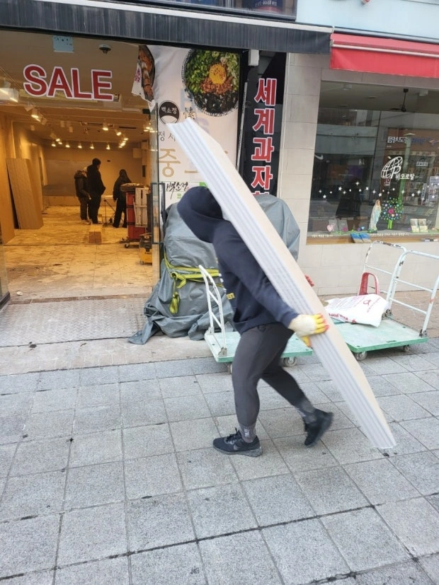 아파트 목자재 양중작업