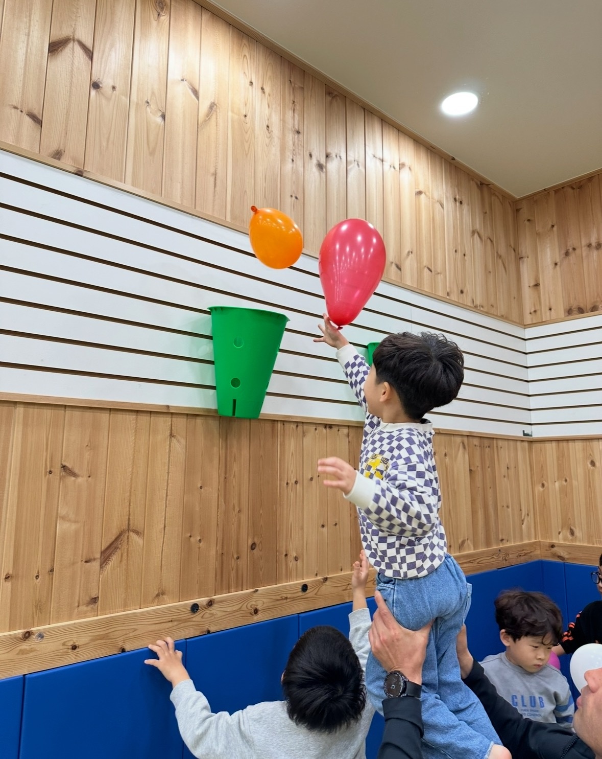 유아체육 선생님 구인합니다!! (무경력자/경력자 가능) 공고 썸네일