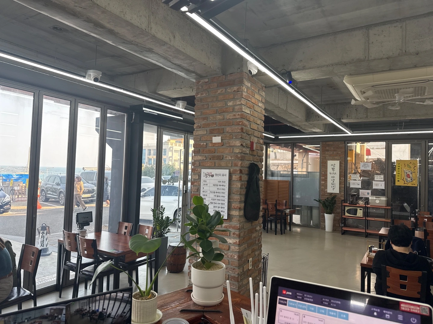 송정돌짬뽕 10월 24일 토요일 설거지근무자 구인합니다