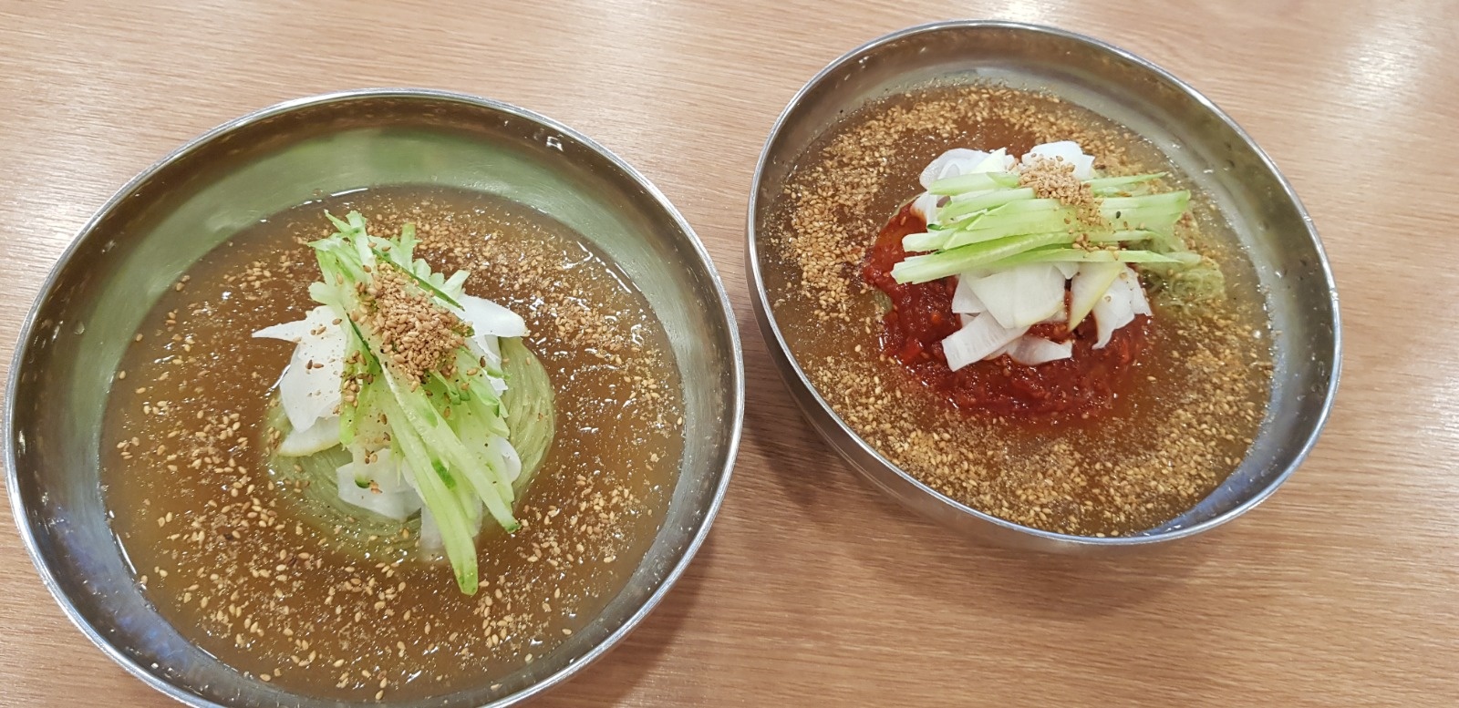 평일 홀직원  구해요(3월~10월 중순) 공고 썸네일