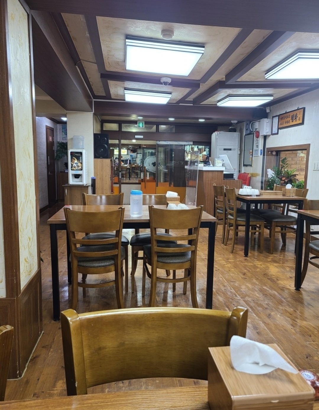 8월 말까지 홀서빙구합니다 공고 썸네일