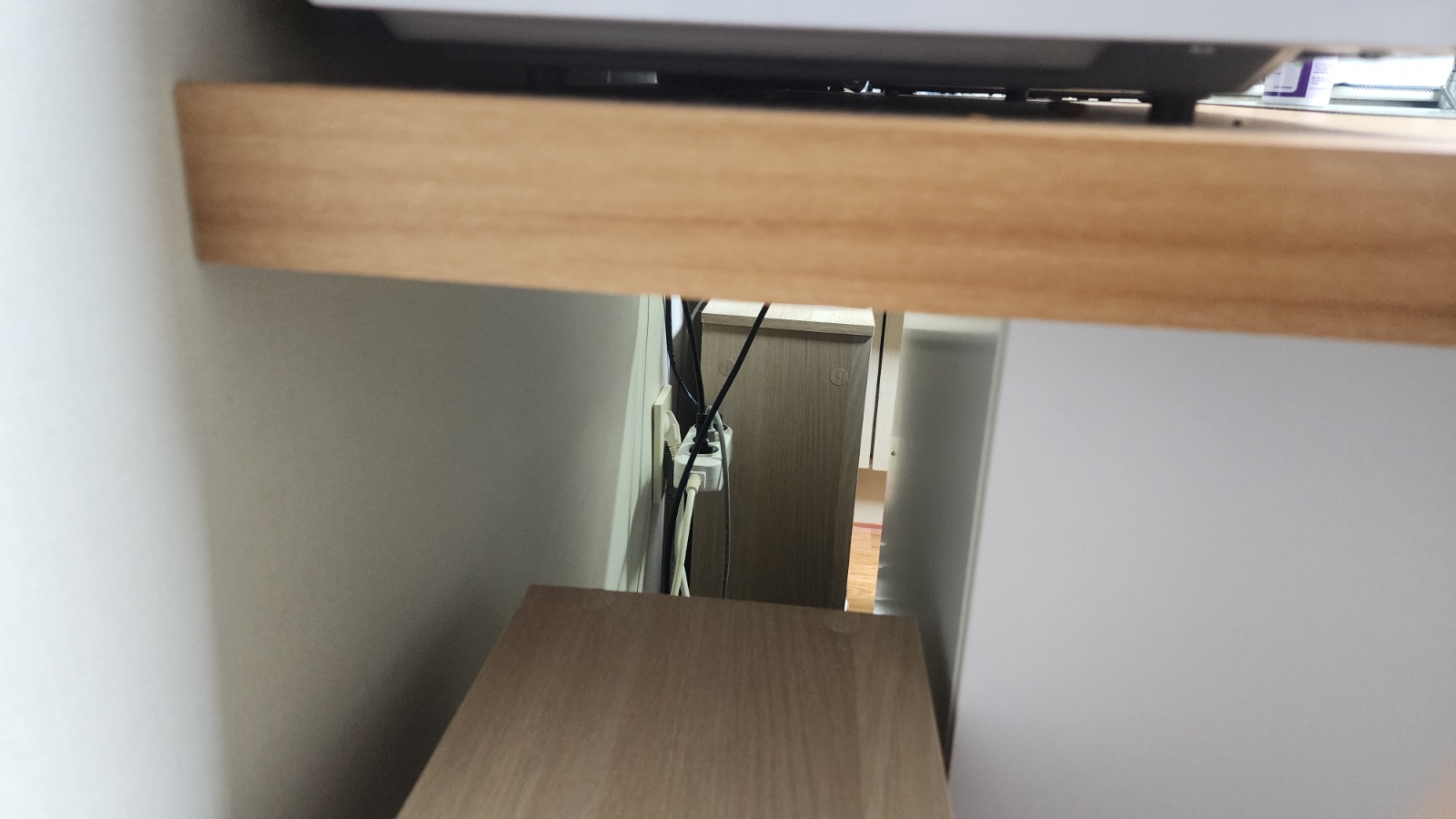 아일랜드 식탁 저부분만 썰어(?)주실분... 공고 썸네일