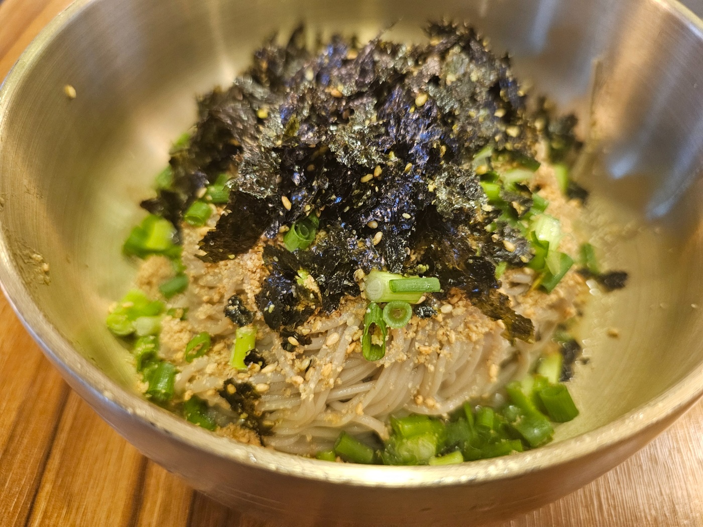 홀서빙 구합니다/목,금,토,일/240만원 공고 썸네일
