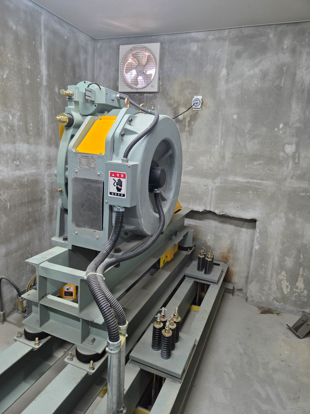 엘리베이터(승강기써비스 및 고장수리요원)