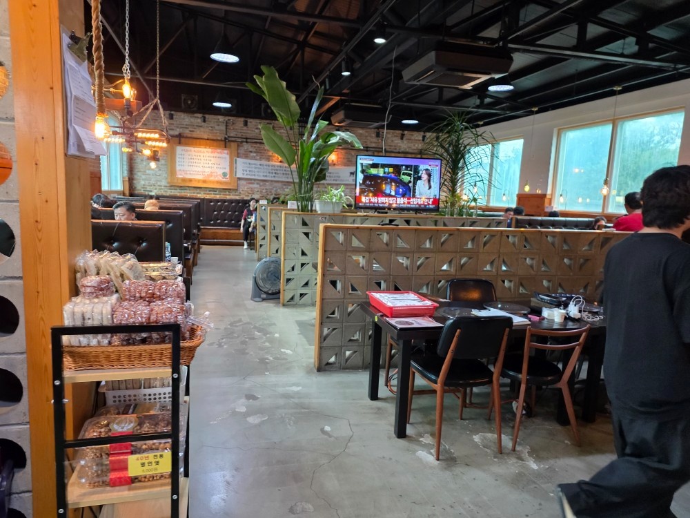 홀서빙 경력자모십니다 공고 썸네일