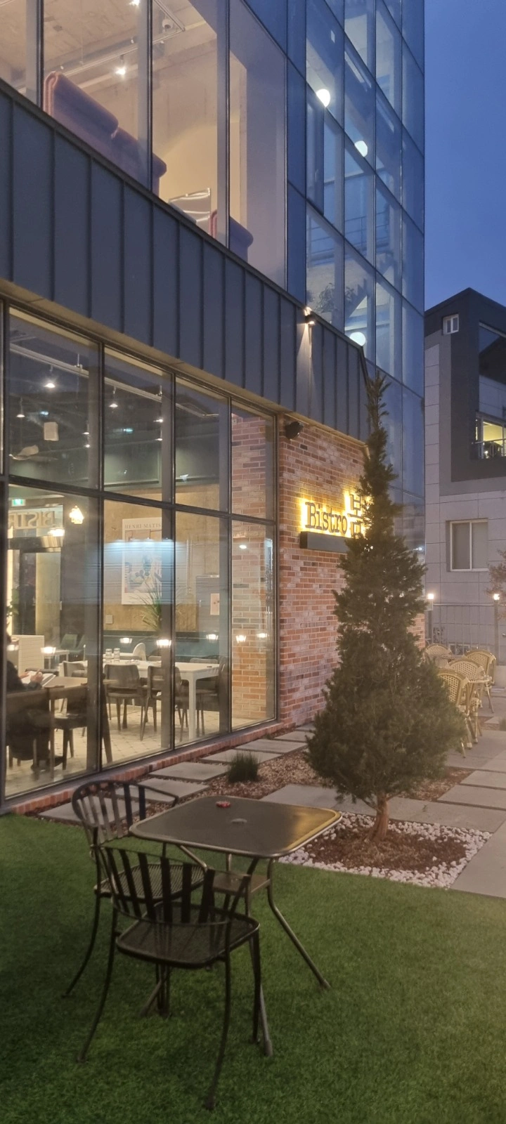 평일저녁(수목) 홀서빙 구합니다