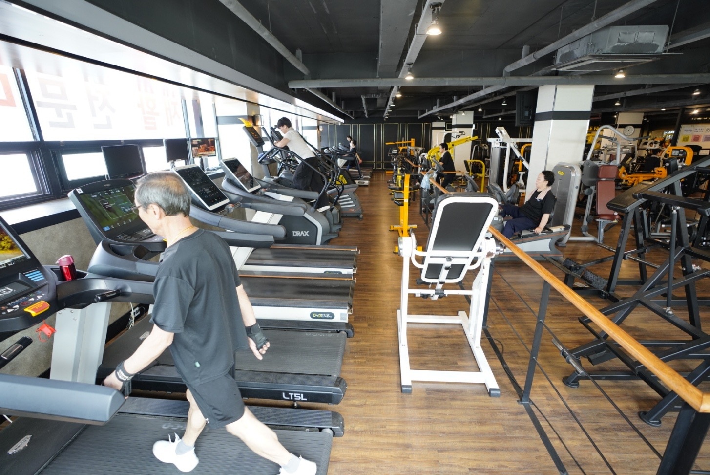 리얼바디짐에서 8월 31일 주말인포 선생님 구합니다! 공고 썸네일