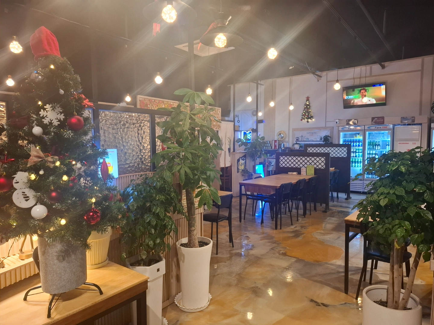 평일 저녁 홀써빙 하실분 모십니다.
