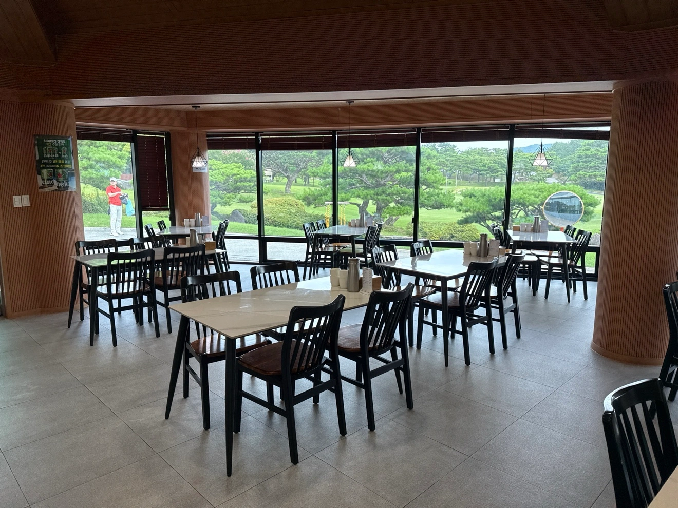 파미힐스cc에서 서빙직원 및 주방 보조 구합니다