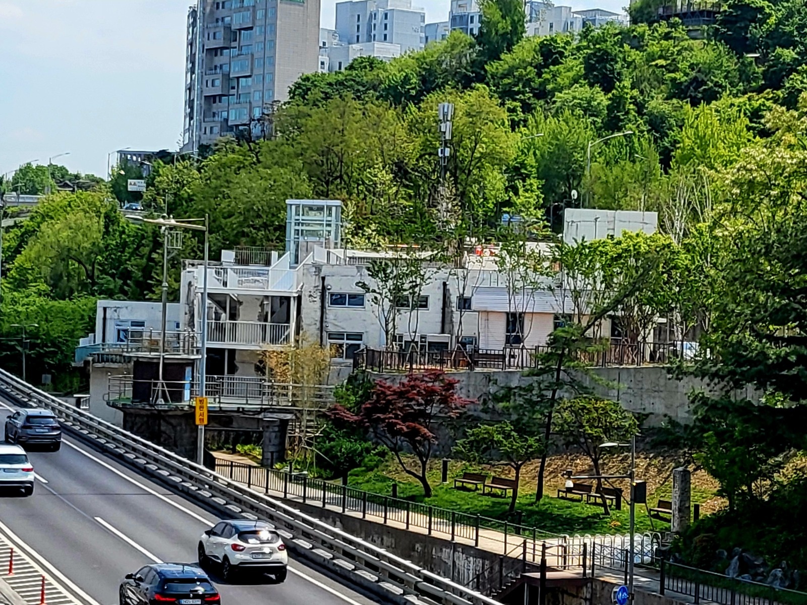 카페 & 라운지 주말(토일) 아르바이트 공고 썸네일