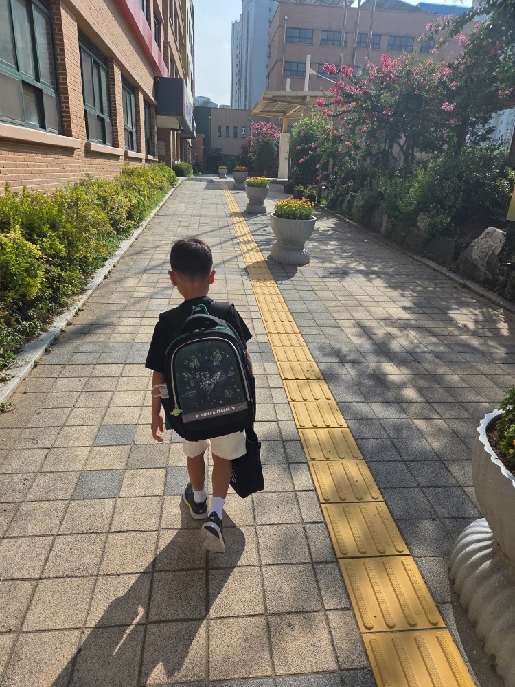 초등학교 1학년 아이 등교돌봄 해주실분 구합니다. 공고 썸네일