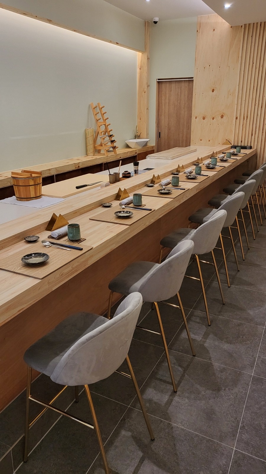 오마카세 스시본에서 일할 일식 경력자를 모집합니다 공고 썸네일