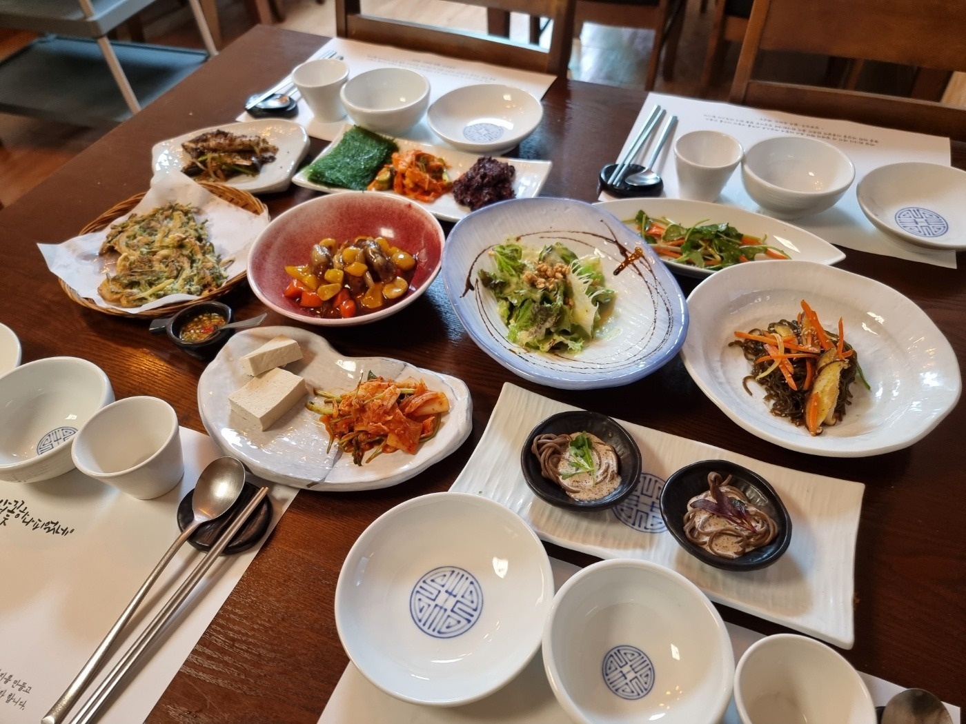 단기 홀서빙 아르바이트 구합니다. 공고 썸네일