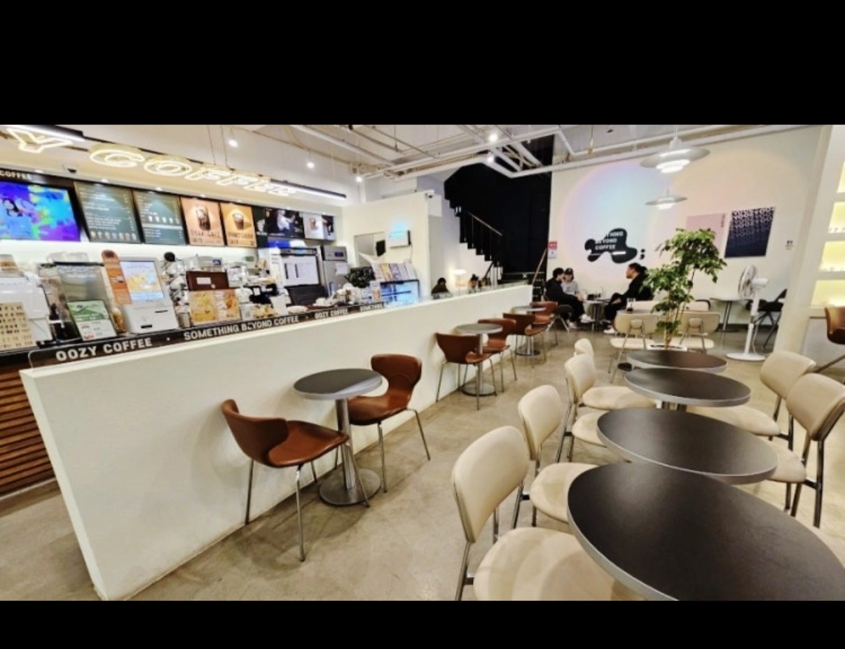 우지커피 양산점 토일 미들 <11시-6시> 스텝 구합니